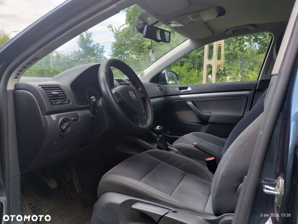 Volkswagen Jetta - 5