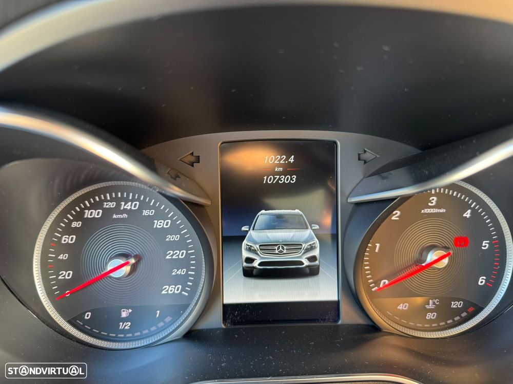 Mercedes-Benz GLC 220 d 4Matic 9G-TRONIC AMG Line - 33