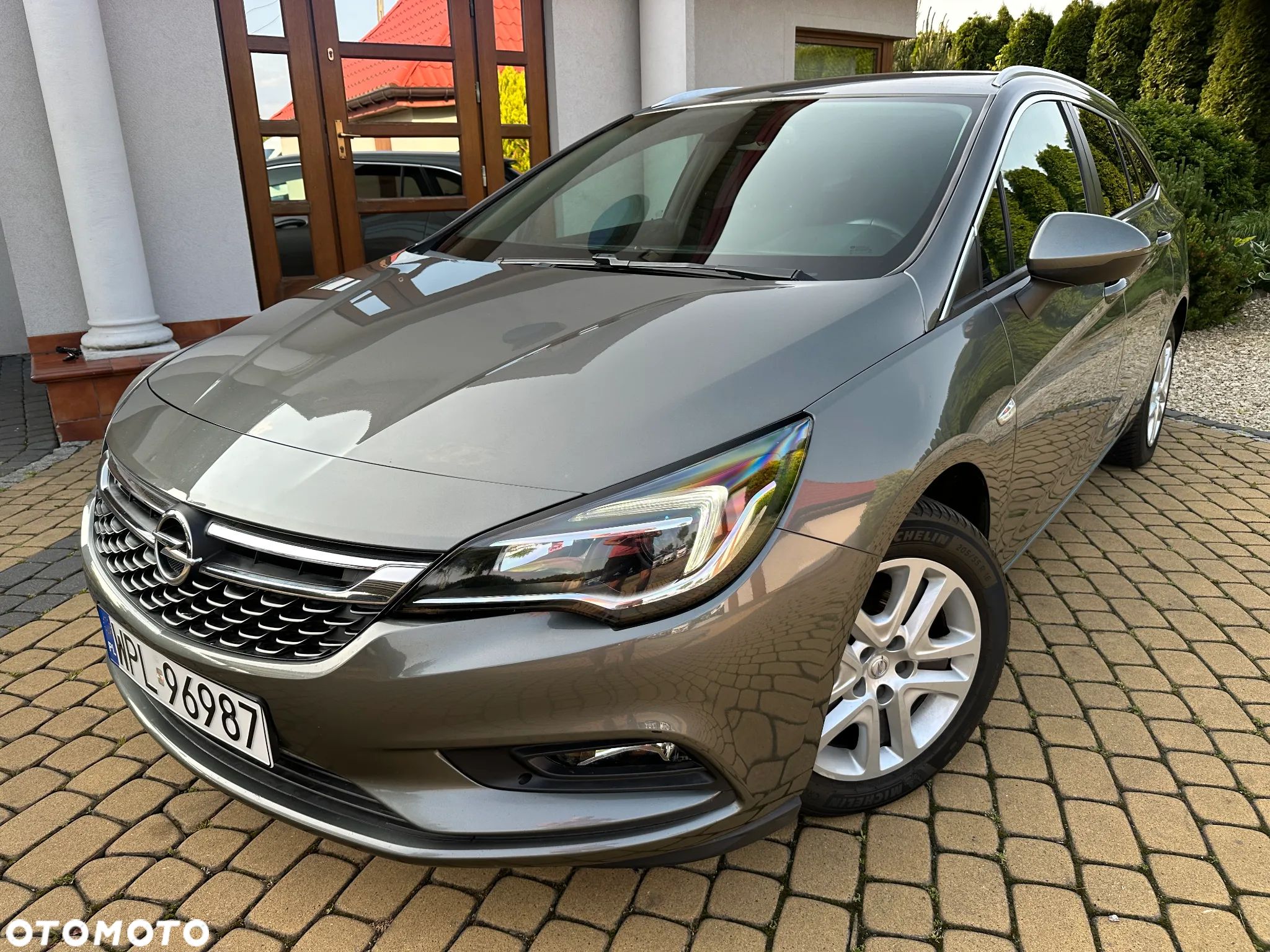 Opel Astra V 1.4 T Elite - 1