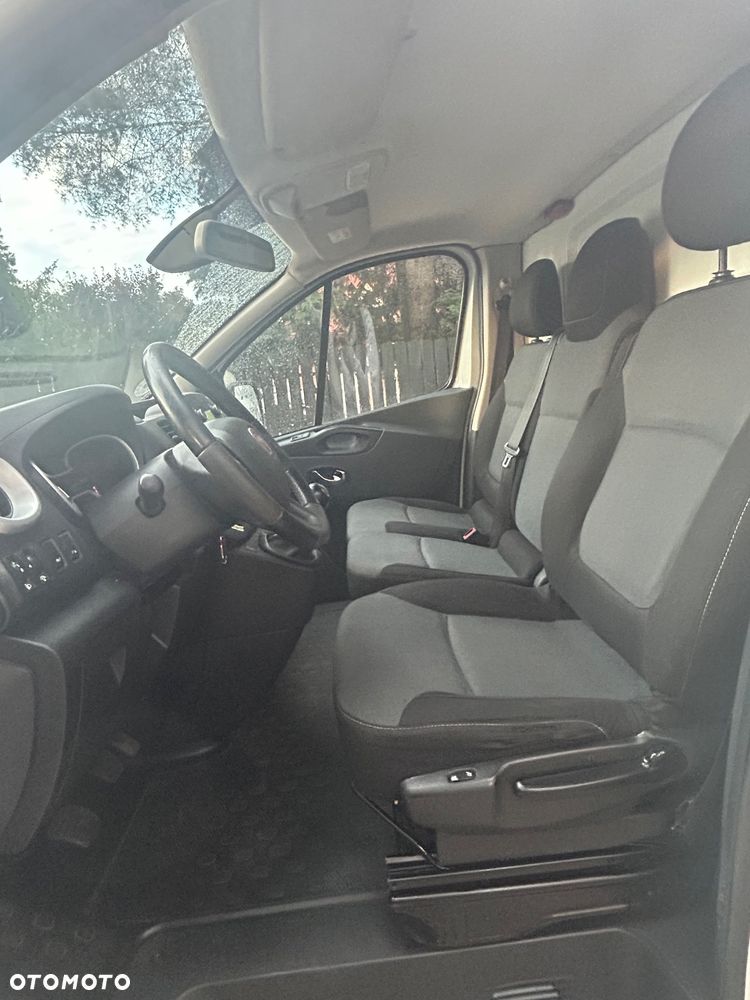 Renault Trafic - 16