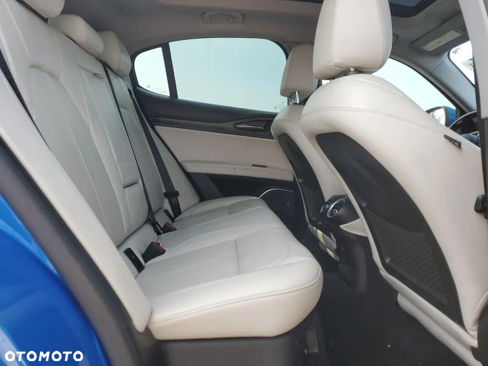 Alfa Romeo Stelvio 2.0 Turbo TI Q4 - 11