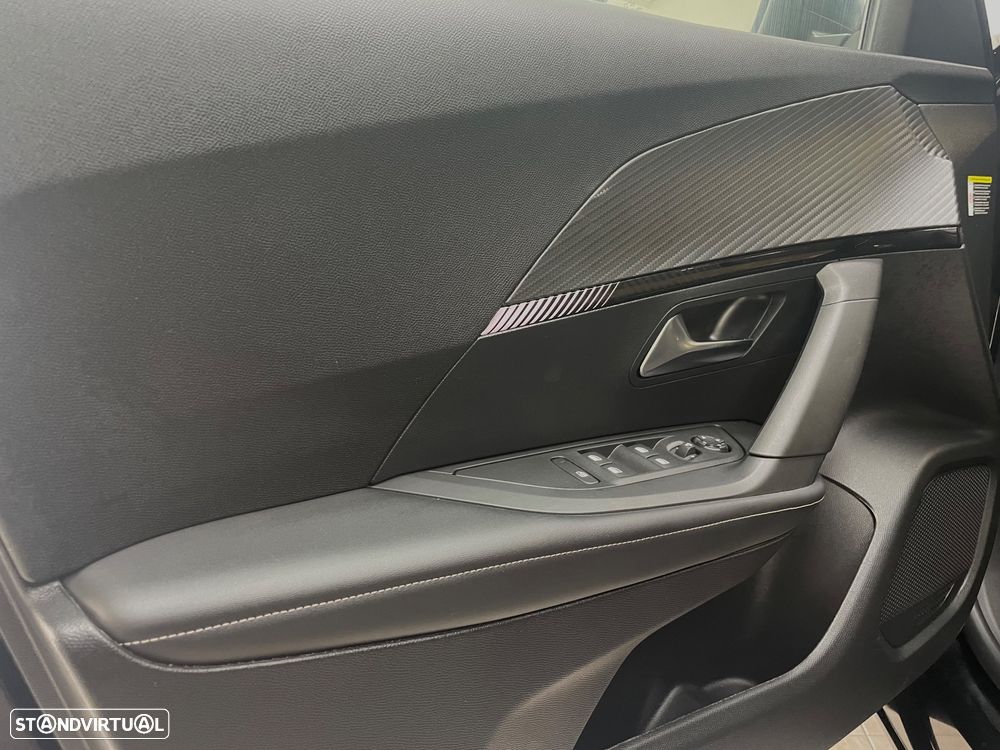 Peugeot 2008 Hybrid 136 e-DSC Allure - 21