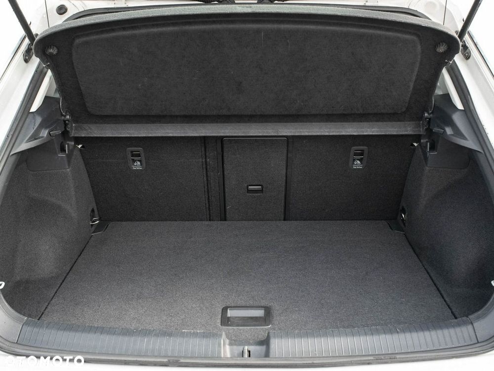 Volkswagen T-Roc - 28