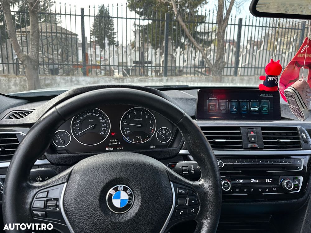 BMW Seria 3 320i xDrive AT - 13