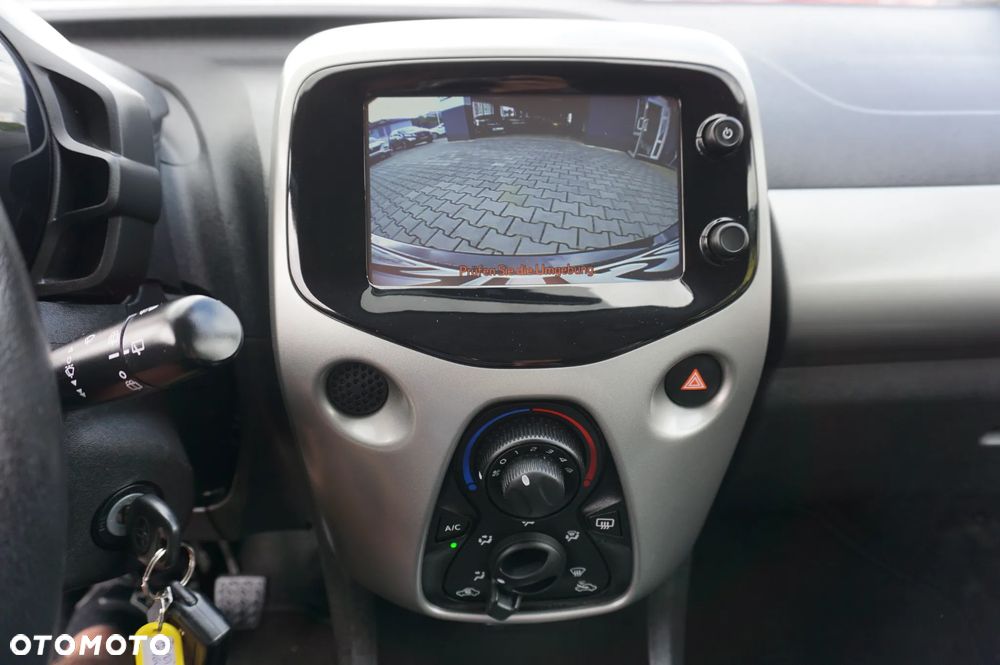 Toyota Aygo x-play Edition-S - 35
