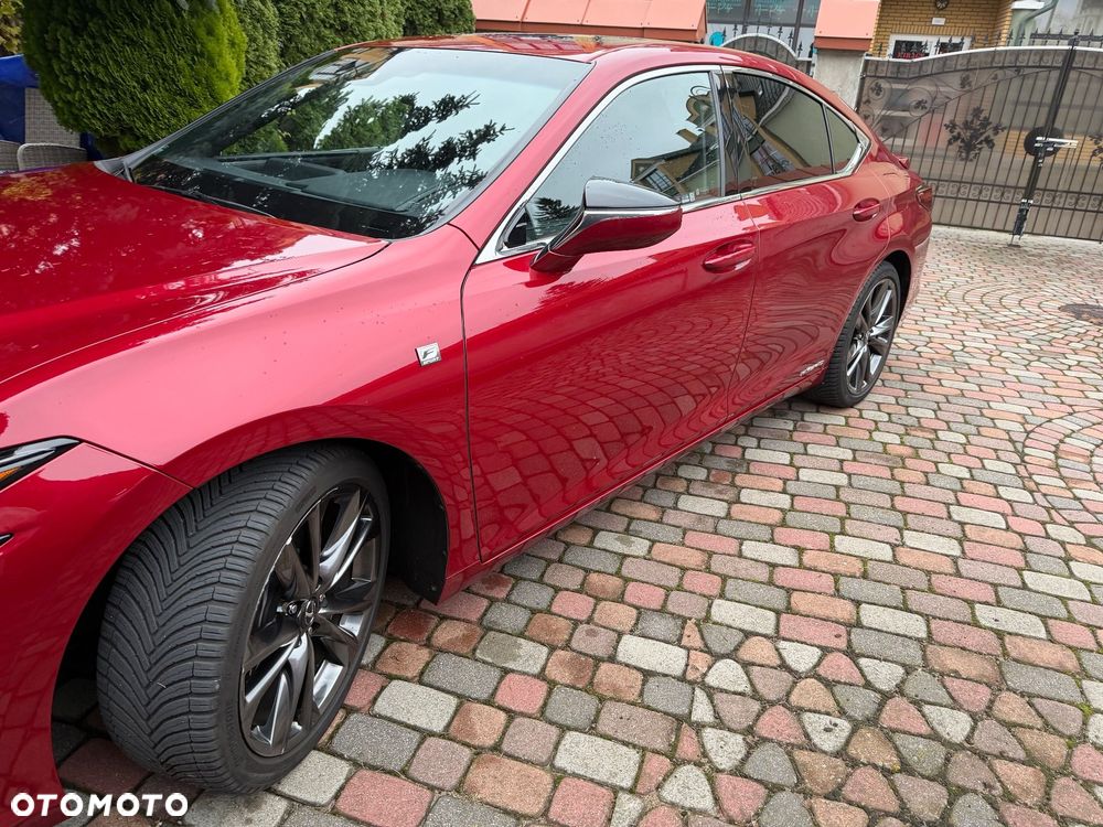 Lexus ES 300h F Sport - 5