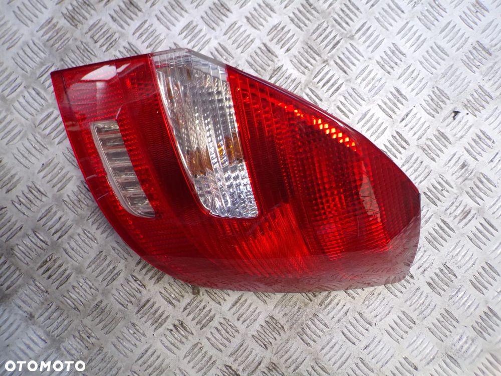 LAMPA PRAWY TYŁ SKODA FABIA II HB - 4