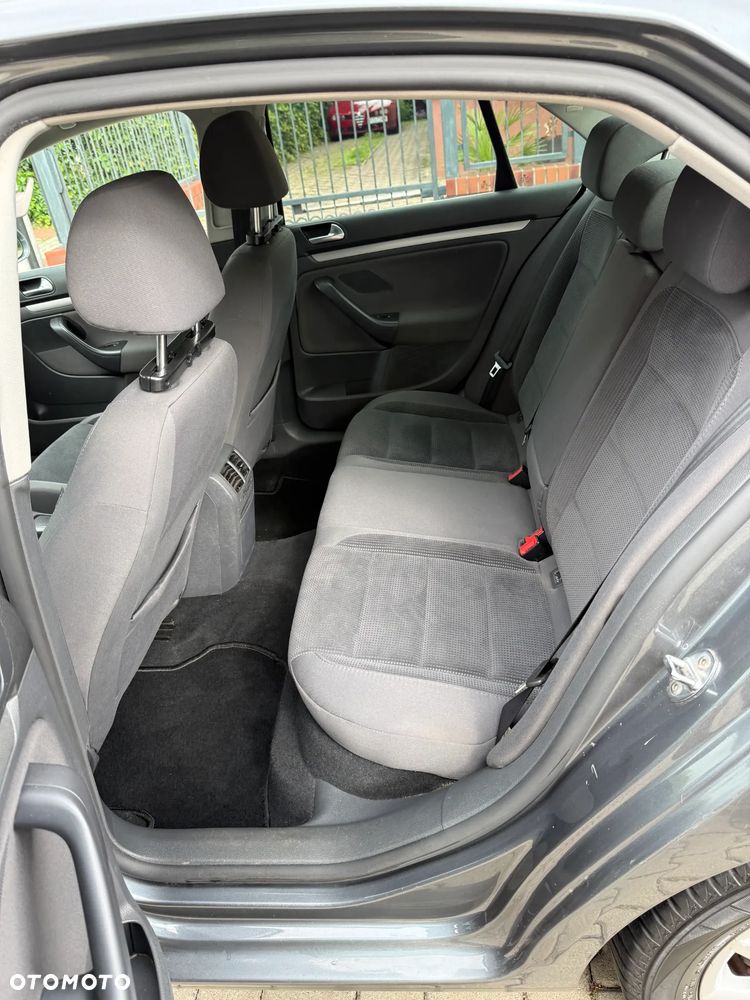 Volkswagen Jetta 1.9 TDI DSG Comfortline - 9