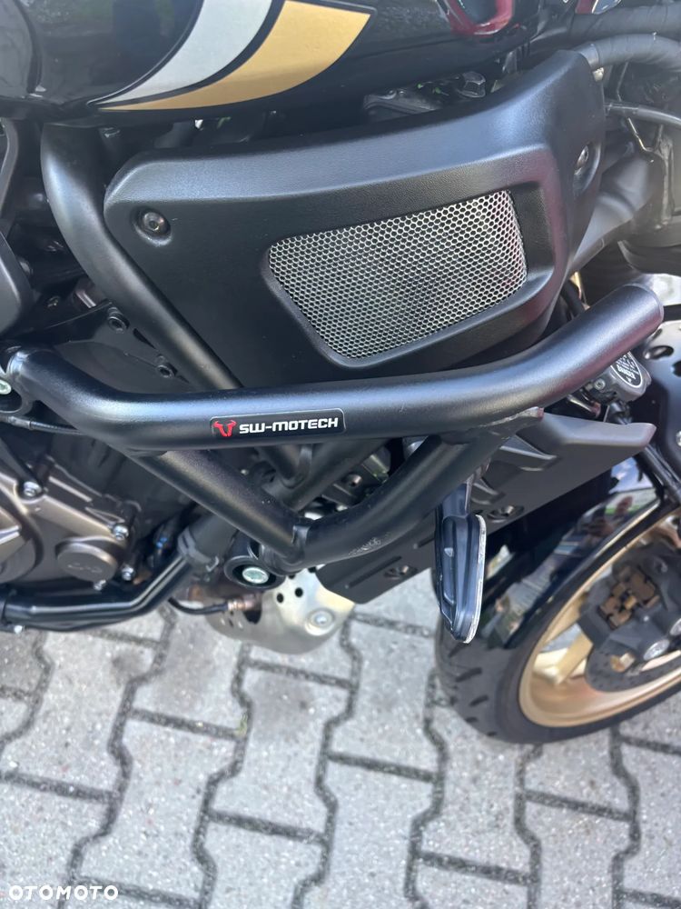 Yamaha XSR - 9