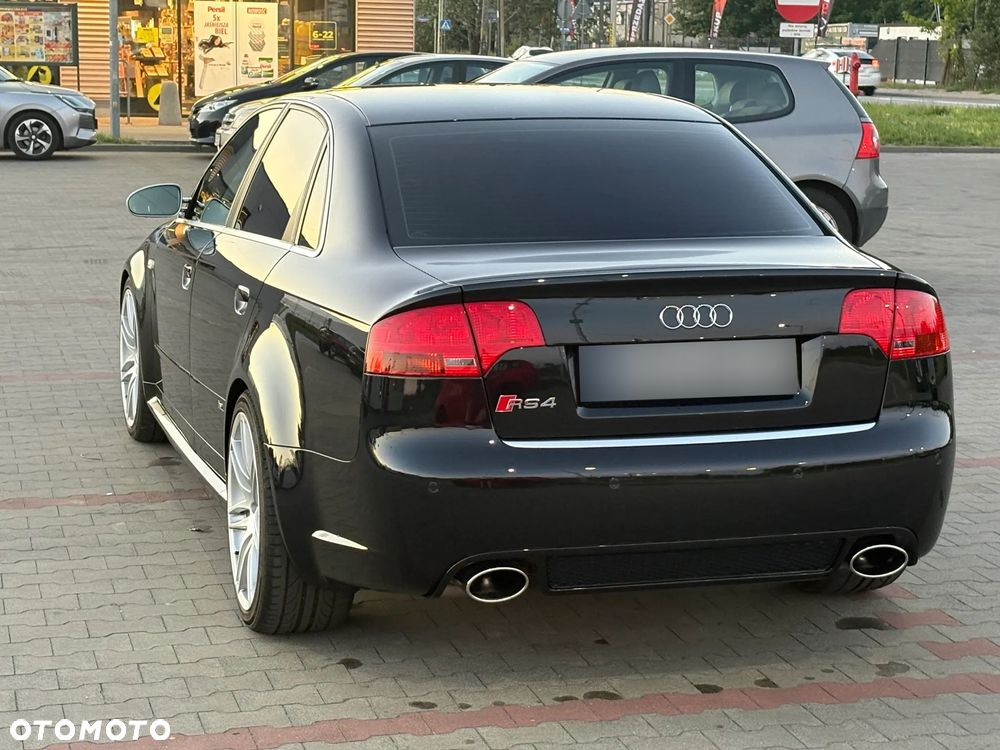 Audi RS4 Limousine - 9