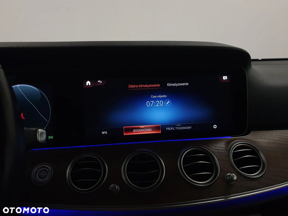 Mercedes-Benz Klasa E 300 de 4Matic 9G-TRONIC AMG Line - 21