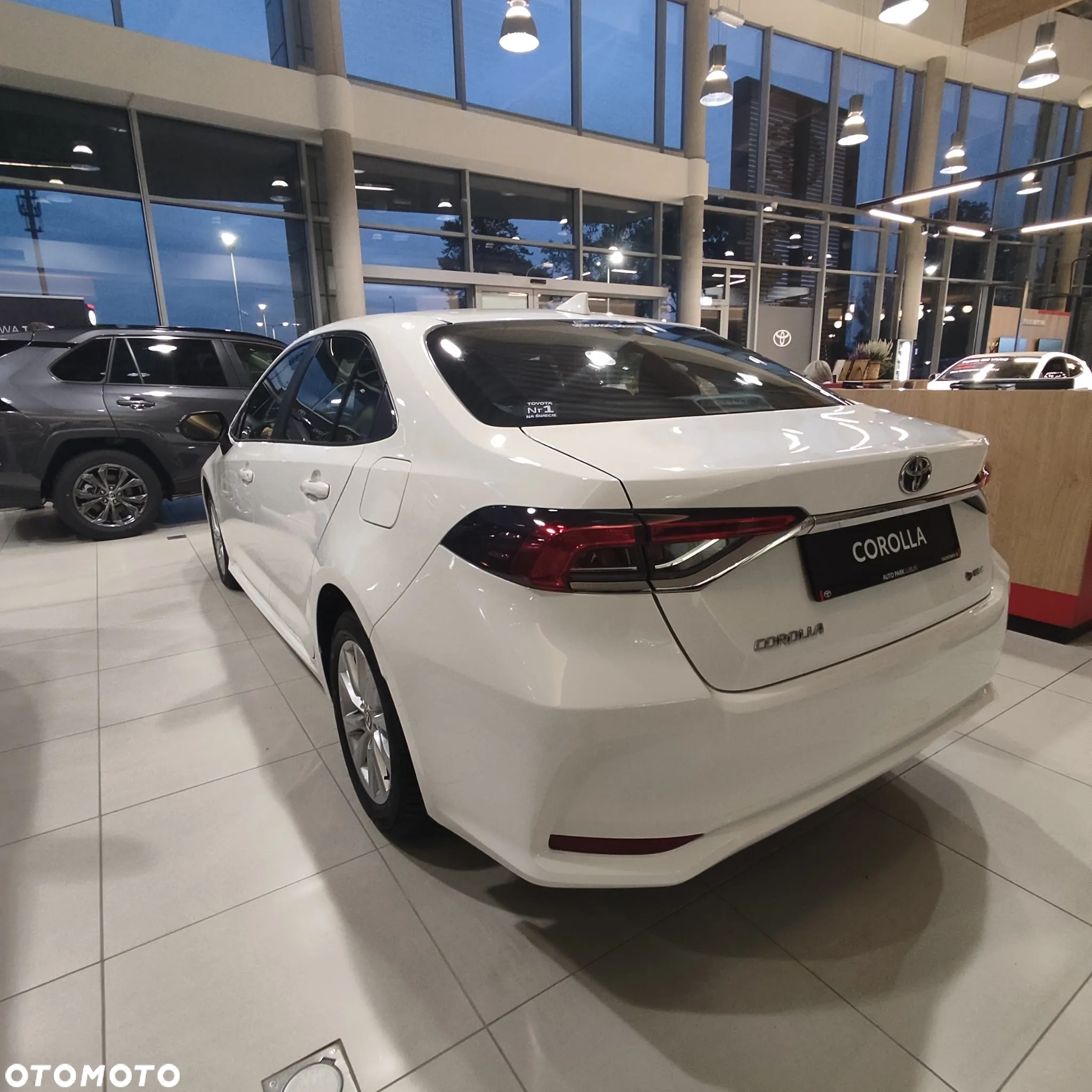 Toyota Corolla 1.8 Hybrid Comfort - 7
