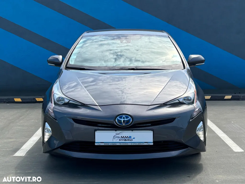 Toyota Prius Hybrid Executive - 2