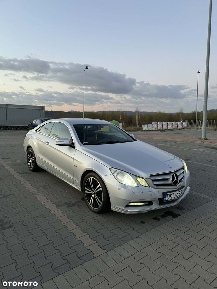 Mercedes-Benz Klasa E 220 CDI DPF BlueEFFICIENCY 7G-TRONIC Avantgarde - 1