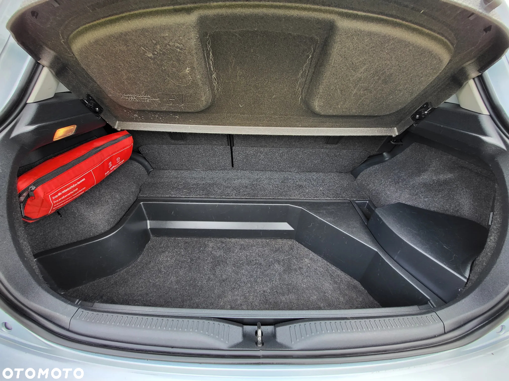 Toyota Auris 1.8 HSD Prestige NAVI - 29