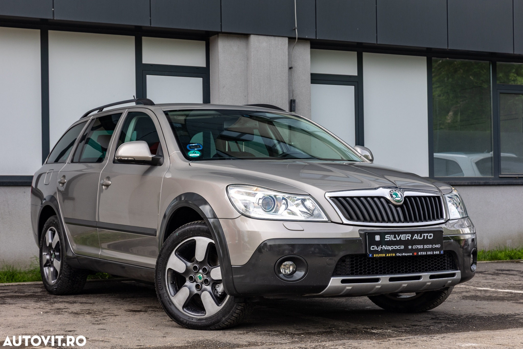 Skoda Octavia Combi 2.0 TDI DPF 4x4 DSG Scout - 12