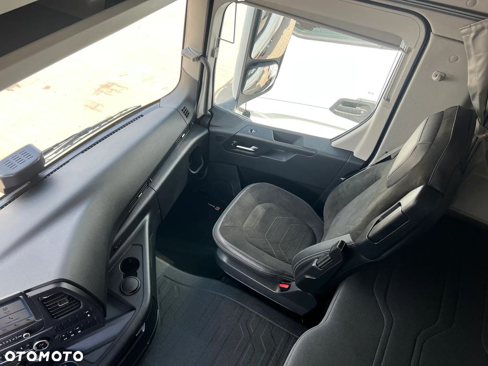 Ford F MAX - 21