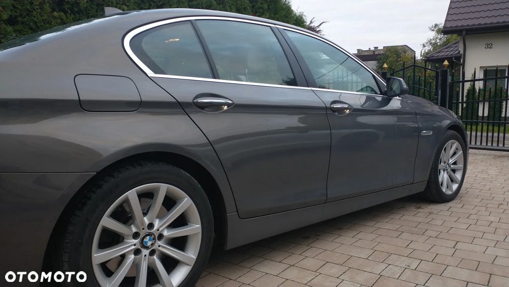 BMW Seria 5 530d xDrive Luxury Line - 13