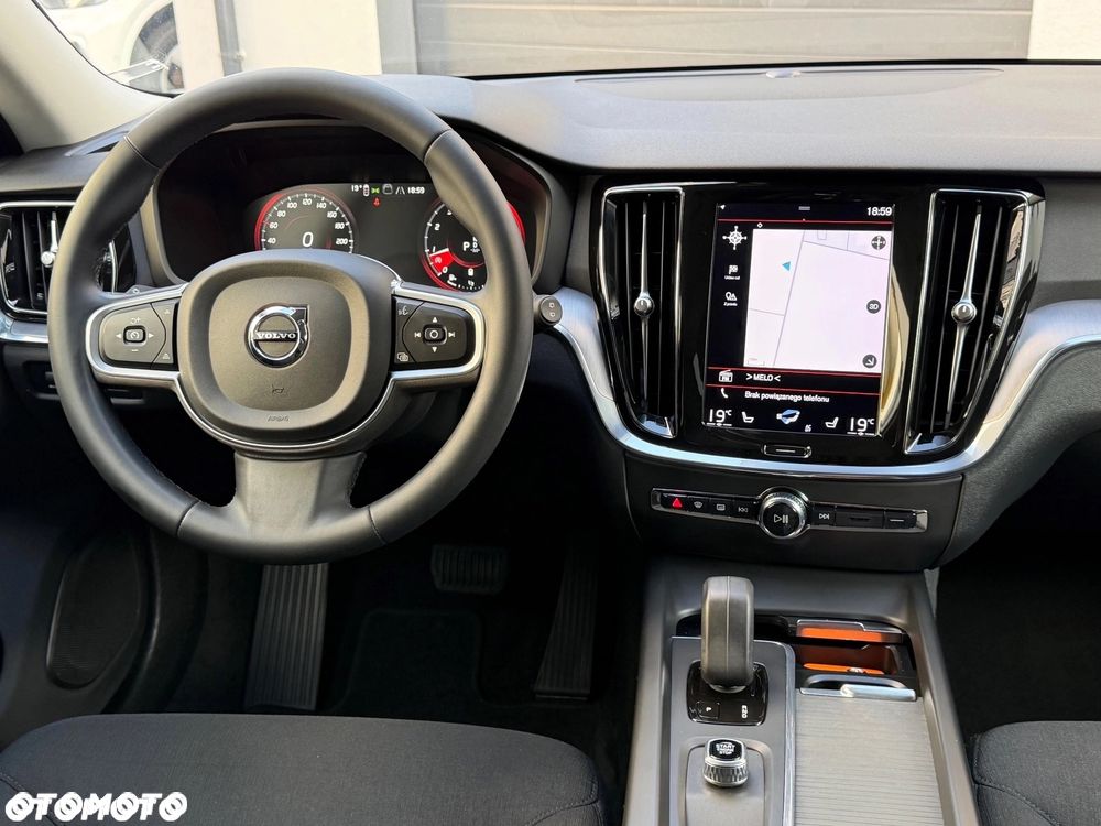 Volvo V60 B3 B DKG Momentum - 21