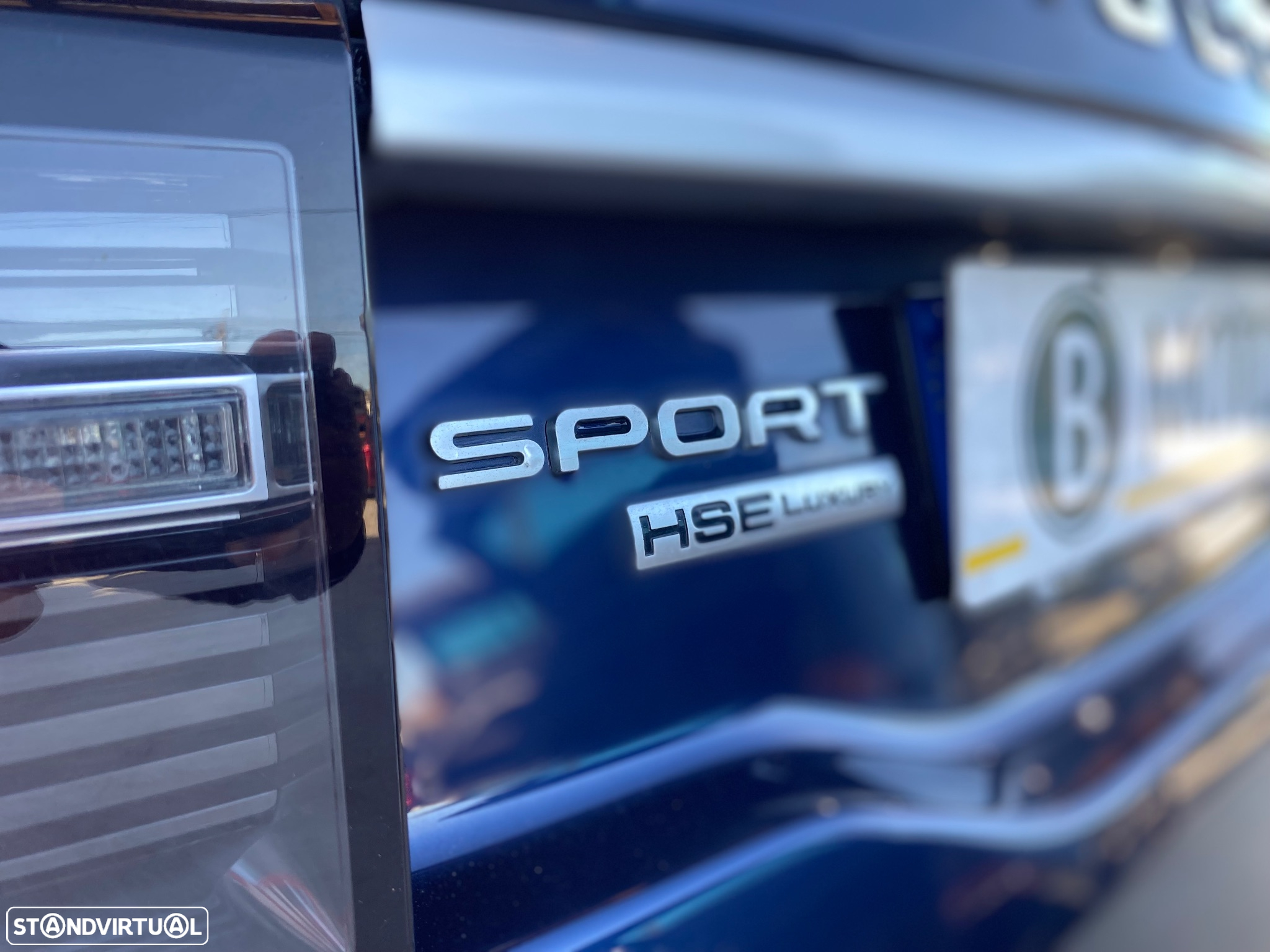 Land Rover Discovery Sport 2.0 TD4 HSE Luxury Auto - 13