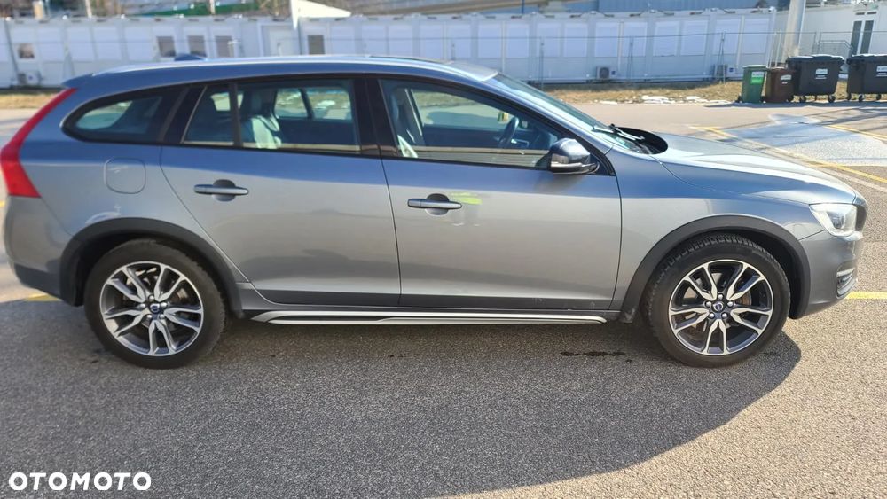 Volvo V60 D4 AWD Drive-E Summum - 4