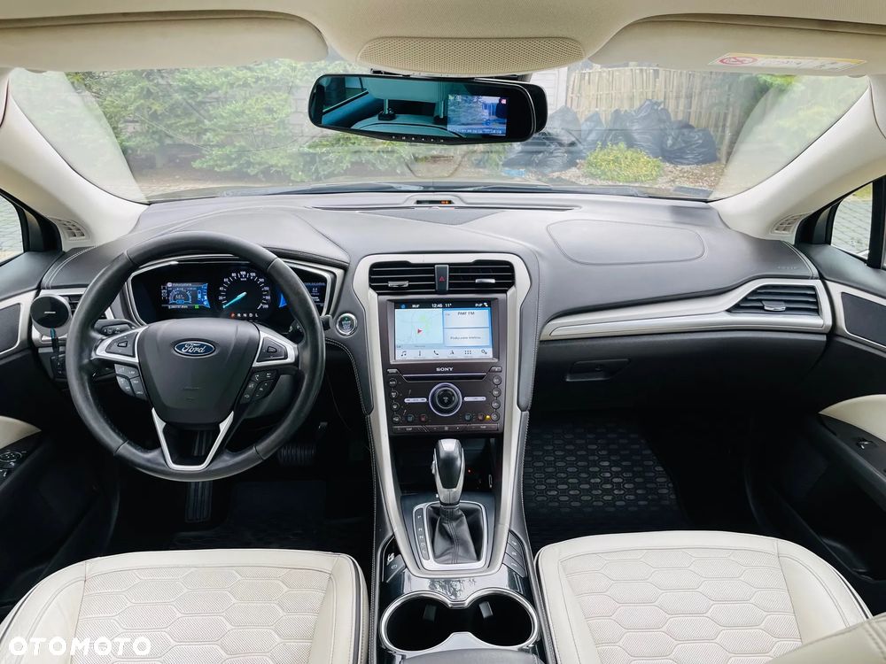 Ford Mondeo Vignale 2.0 Hybrid - 13