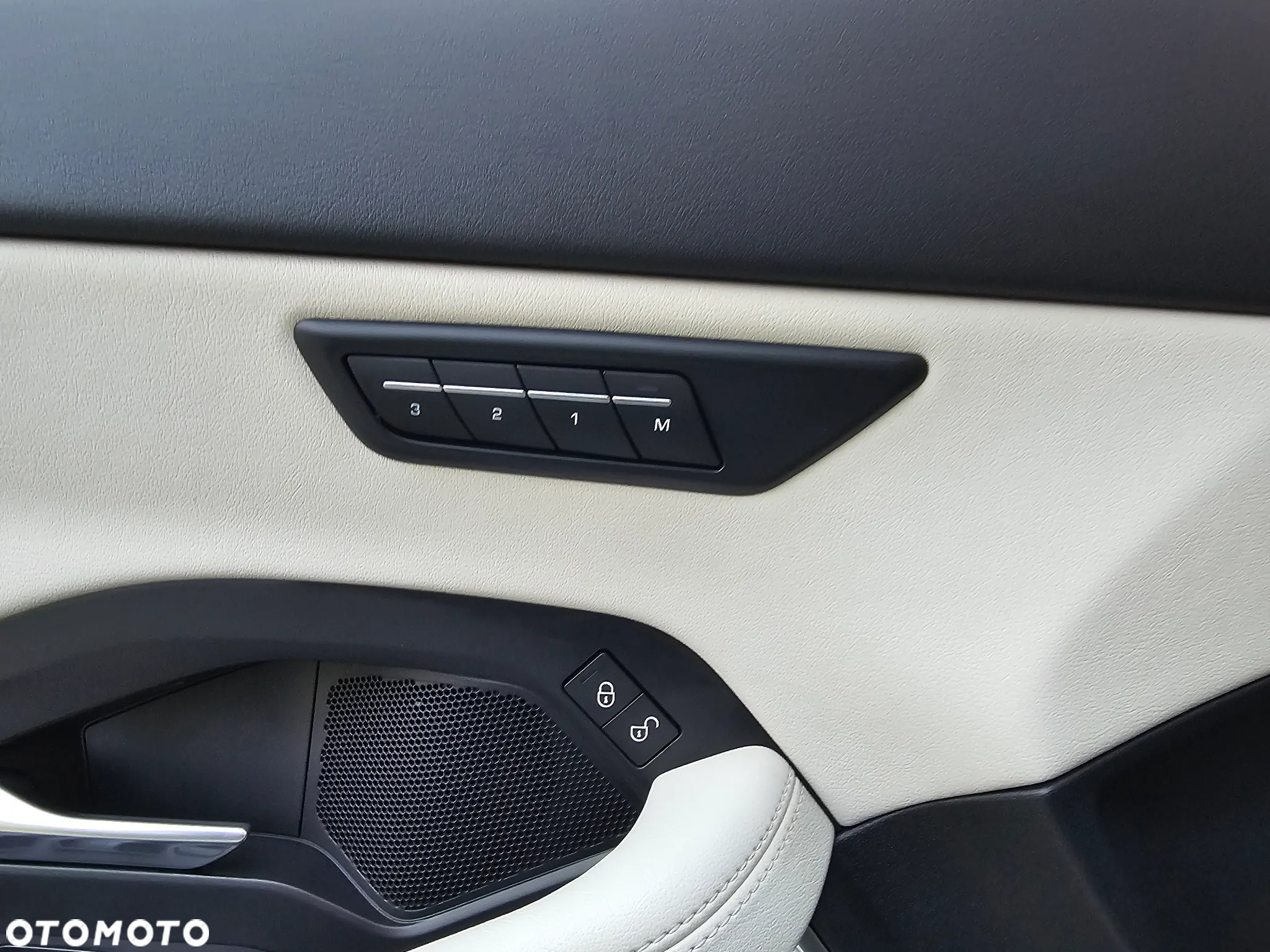 Jaguar E-Pace 2.0 i4P AWD R-Dynamic S - 15