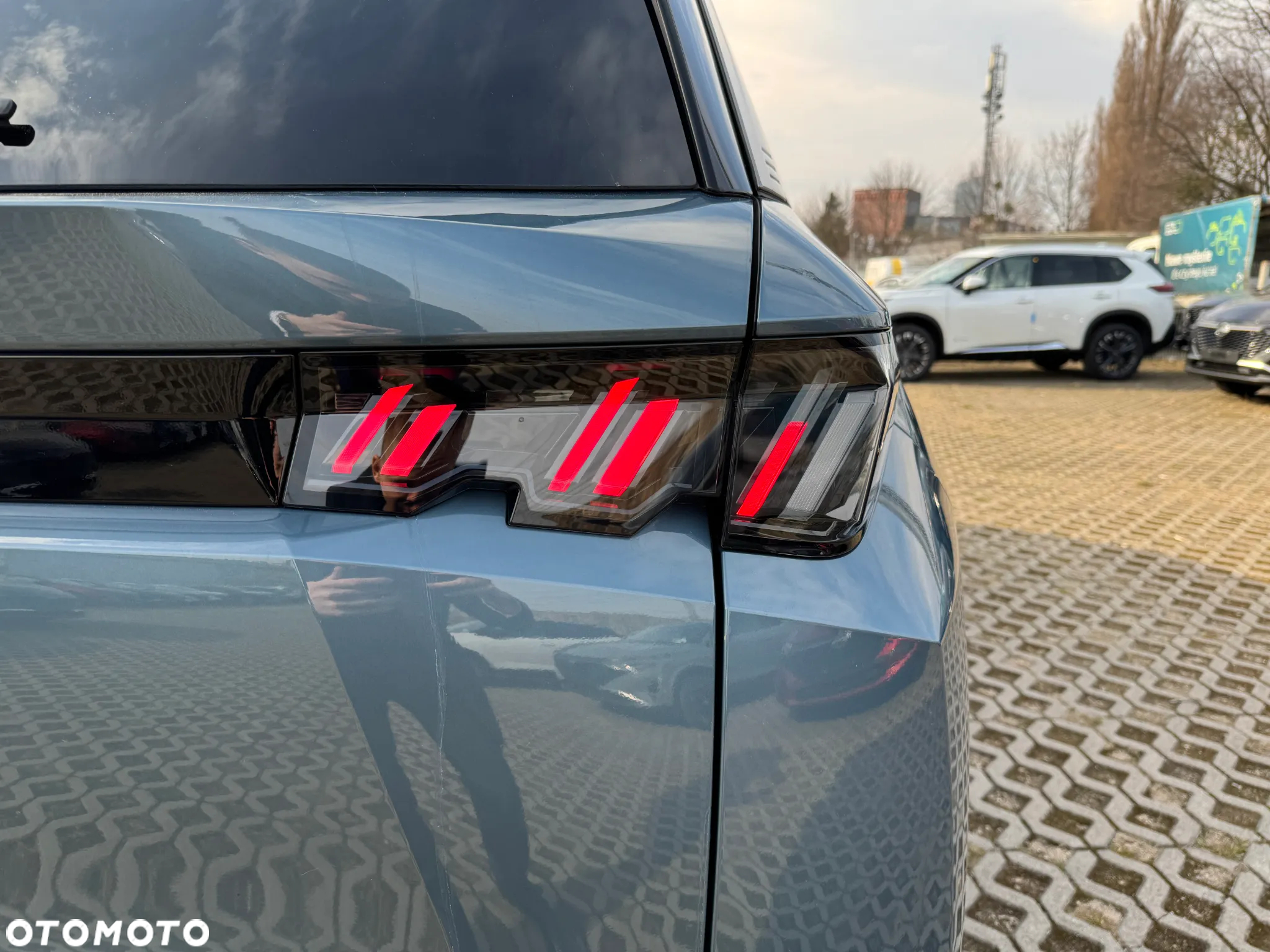 Peugeot 5008 1.2 PureTech mHEV Allure S&S e-DCS6 - 10