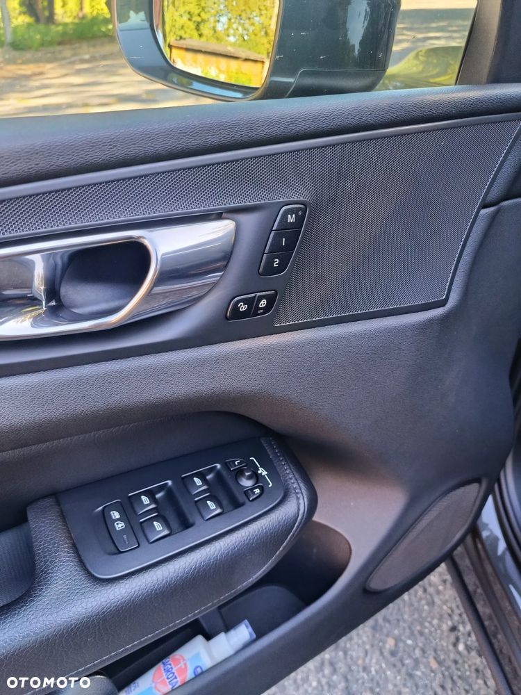 Volvo XC 60 B4 D Momentum Pro - 10