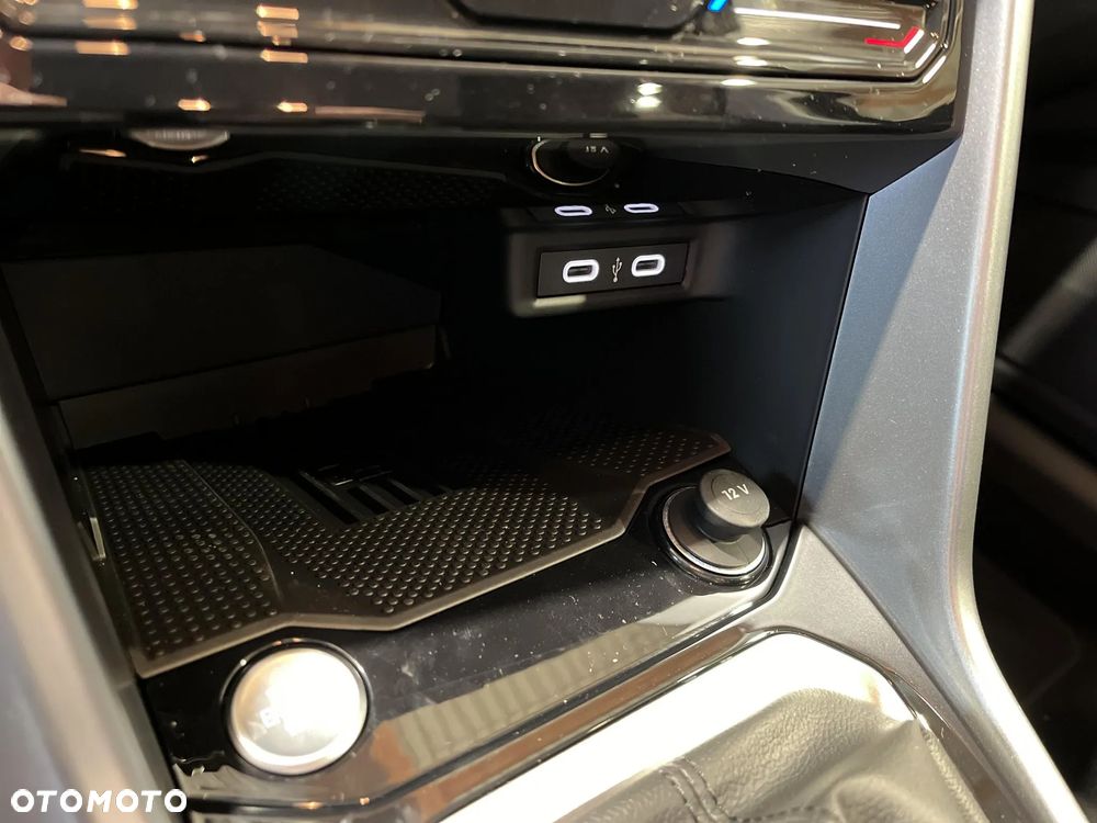 Volkswagen T-Roc 1.5 TSI Life Plus DSG - 19