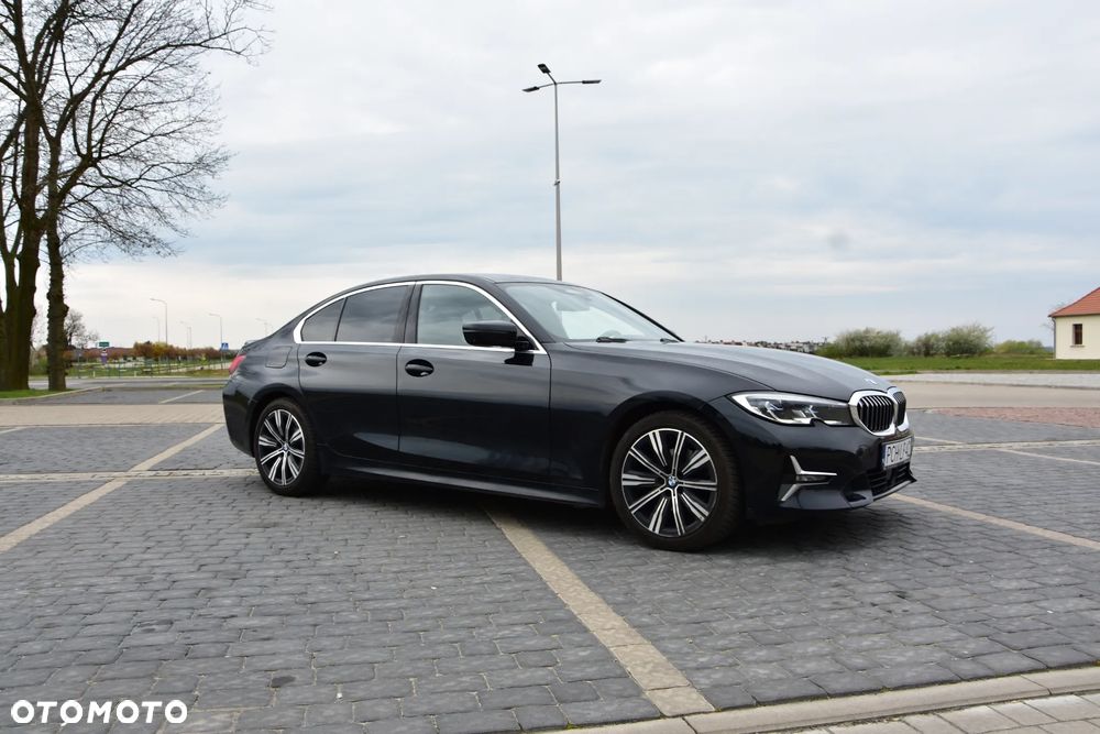 BMW Seria 3 320d Luxury Line - 13