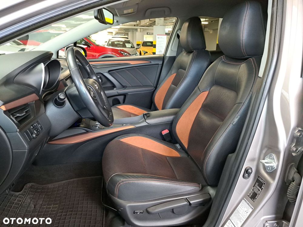 Toyota Avensis 2.0 Premium MS - 12