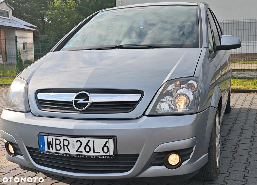 Opel Meriva 1.8 Cosmo - 1