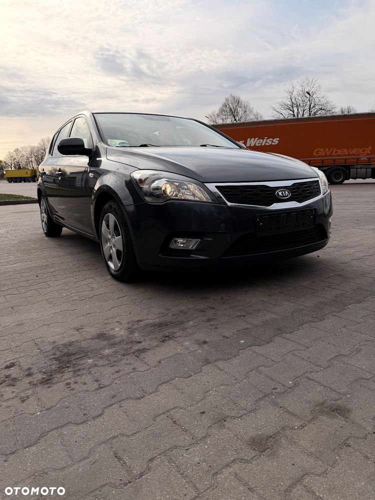 Kia Ceed 1.6 L - 16