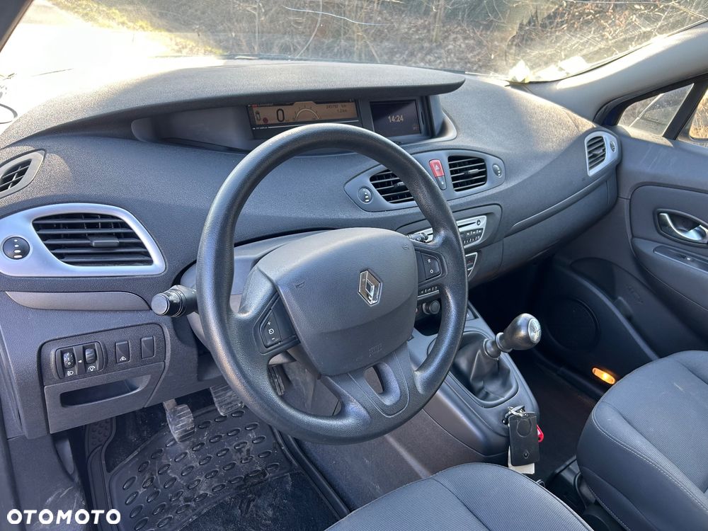 Renault Grand Scenic - 8