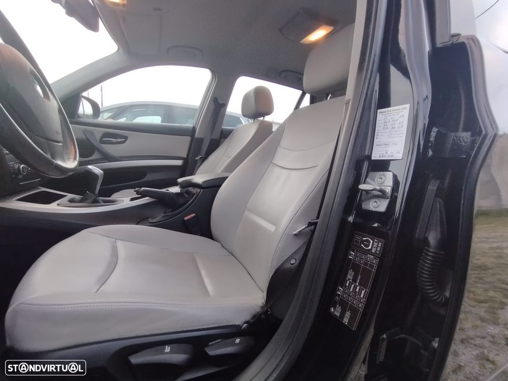 BMW 318 d LifeStyle - 22