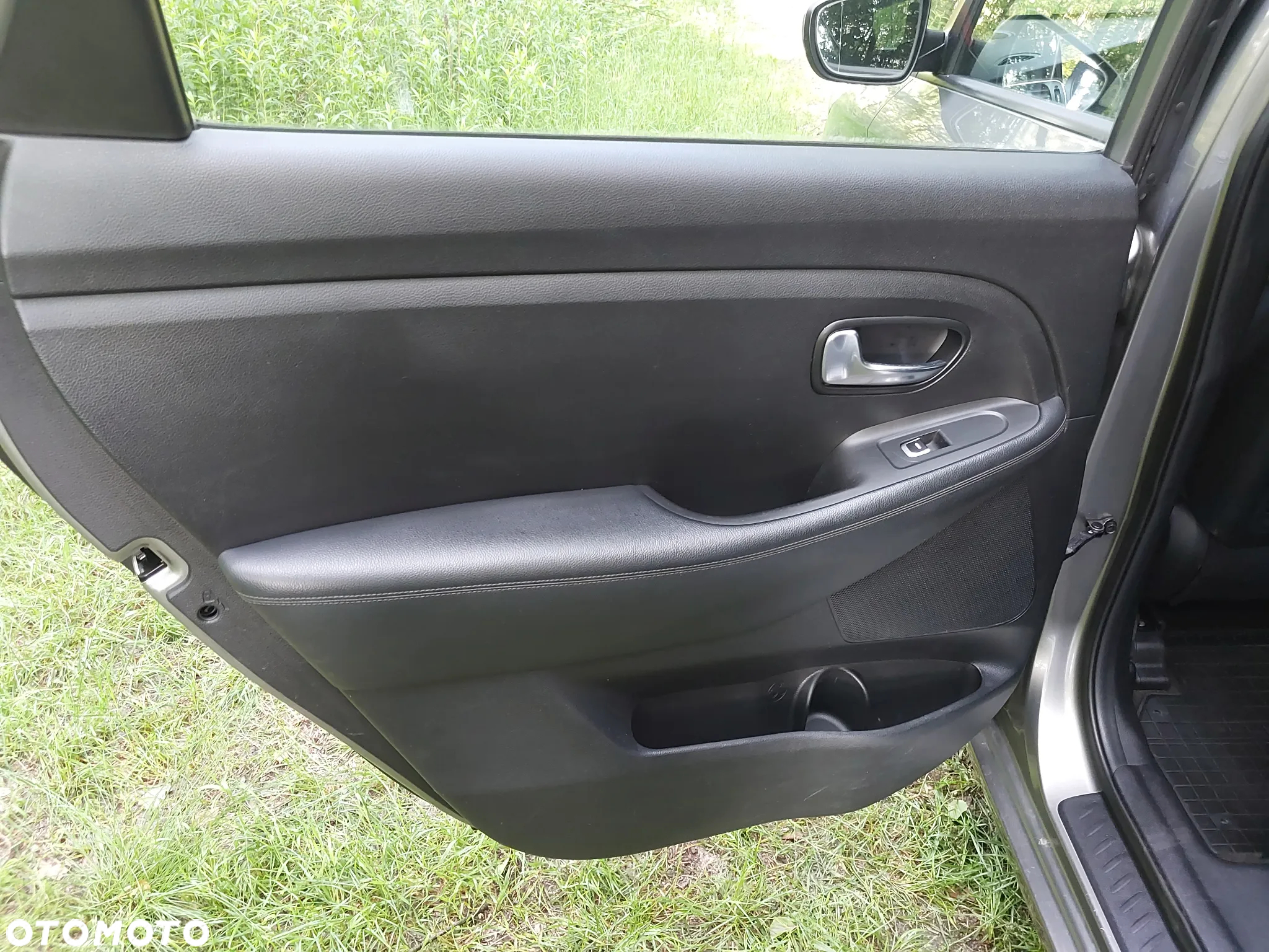 Kia Carens - 18