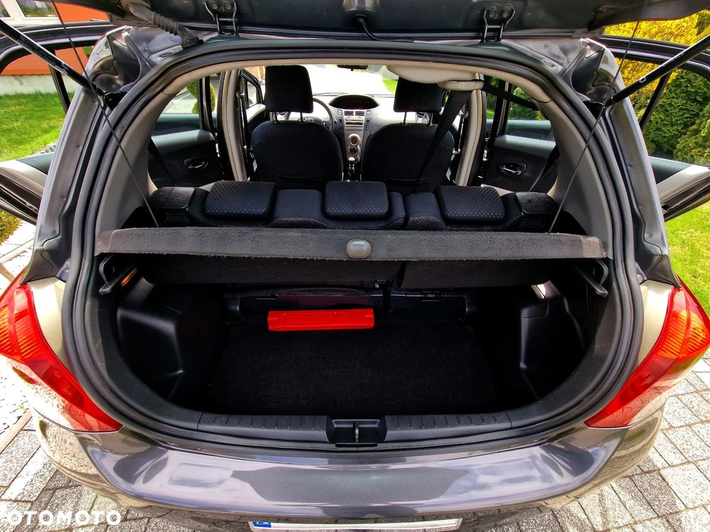 Toyota Yaris 1.33 Prestige - 30