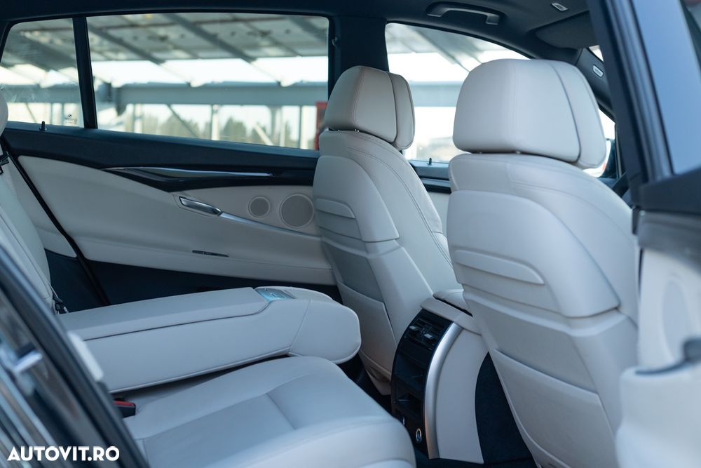 BMW Seria 5 530d xDrive - 13