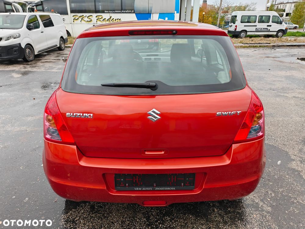 Suzuki Swift - 3