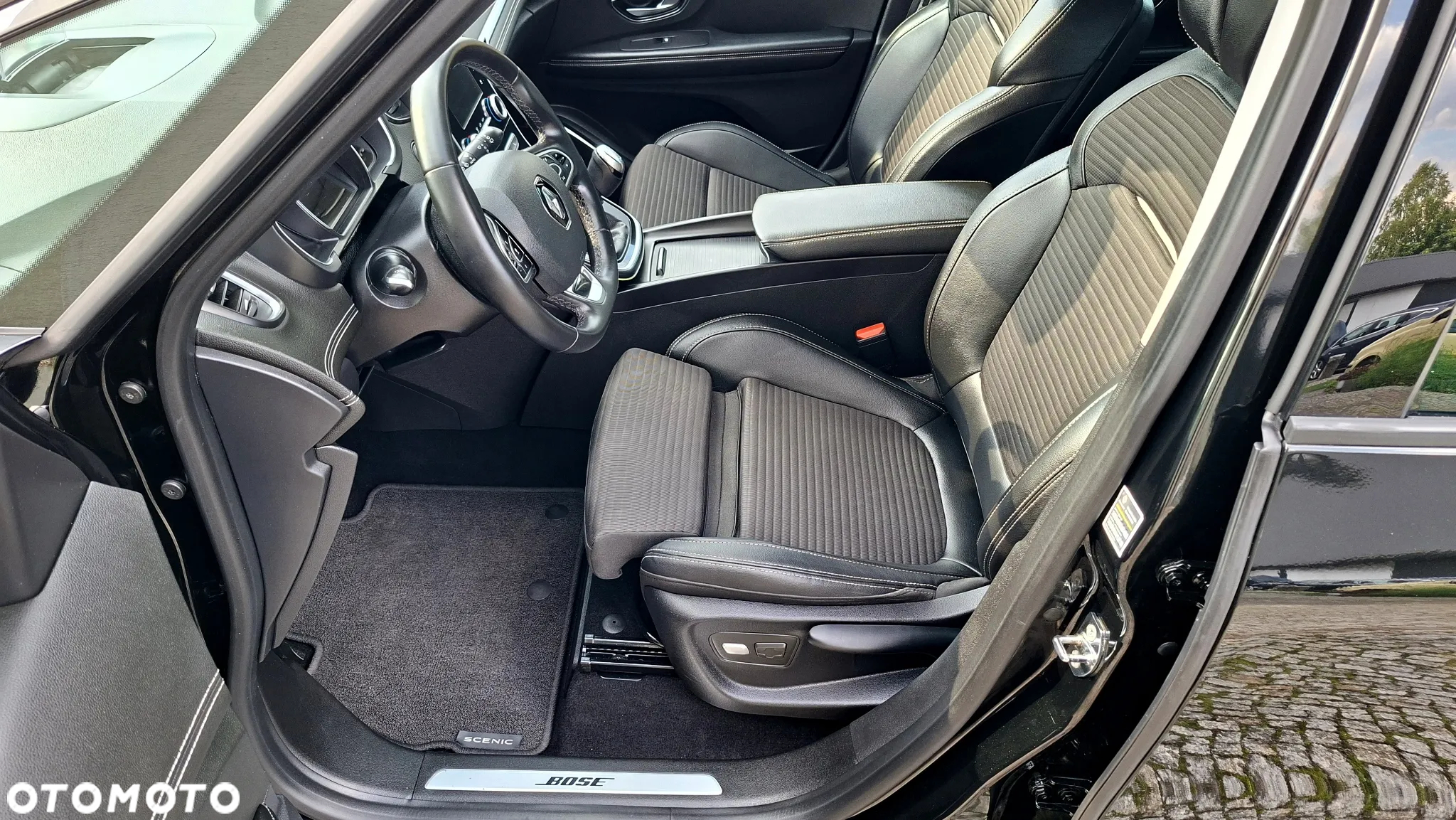 Renault Scenic ENERGY dCi 130 Euro 6 S&S Bose Edition - 24