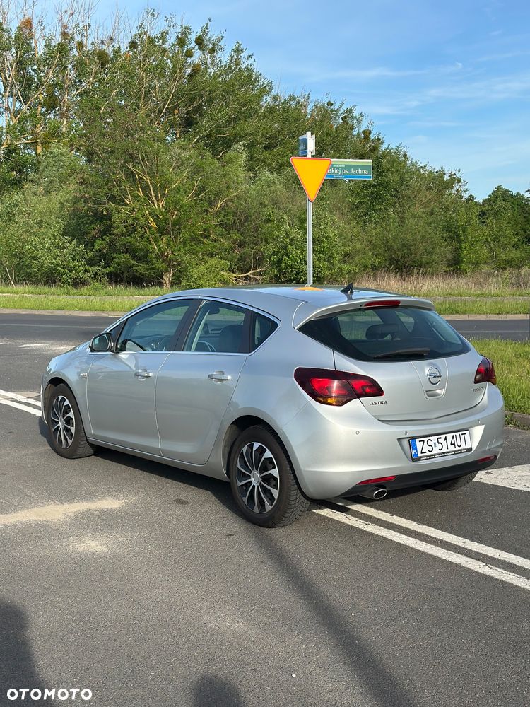Opel Astra 1.6 T Cosmo - 6