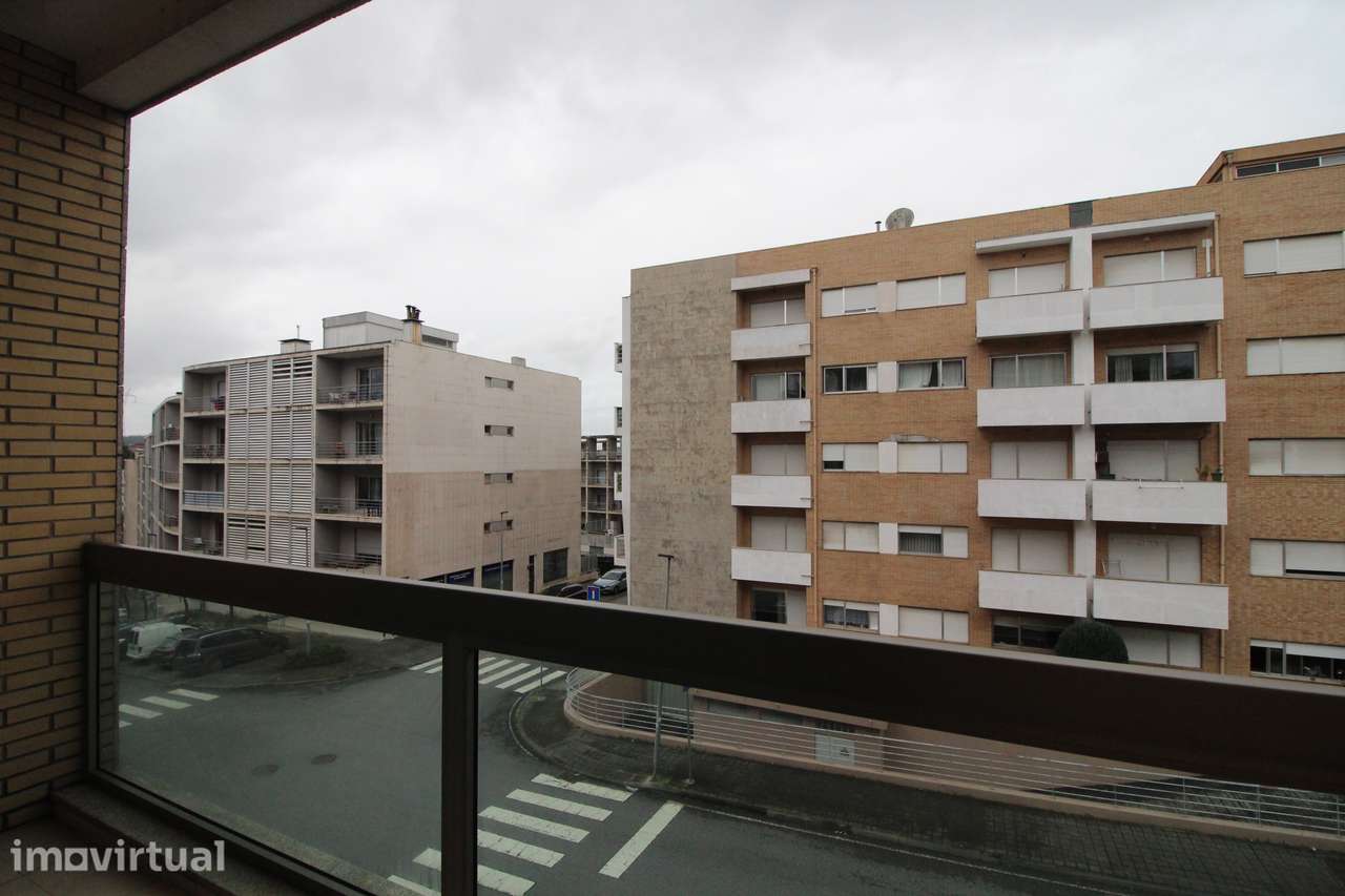 T2 como novo junto à Universidade Cespu- Gandra - Grande imagem: 5/17