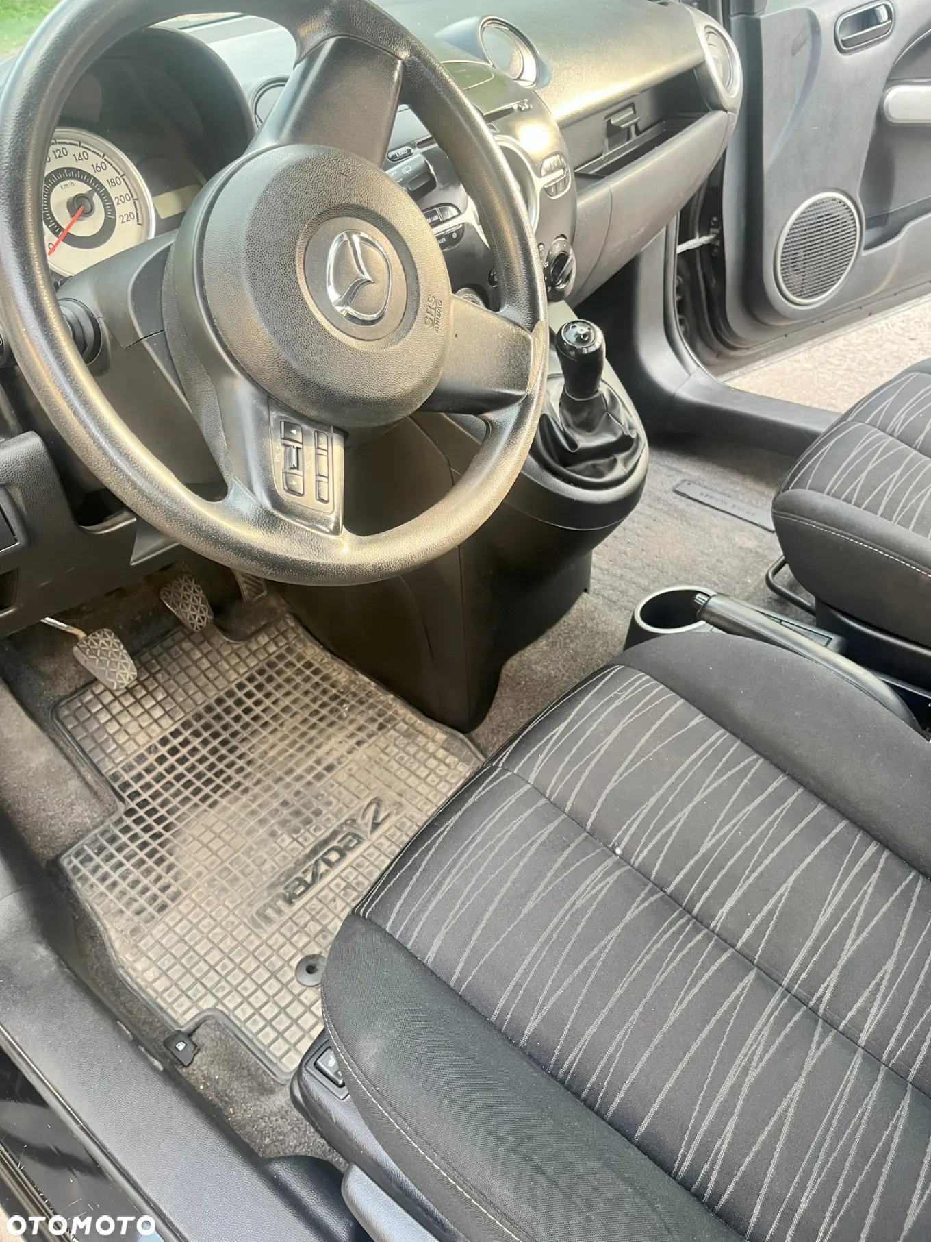 Mazda 2 - 6