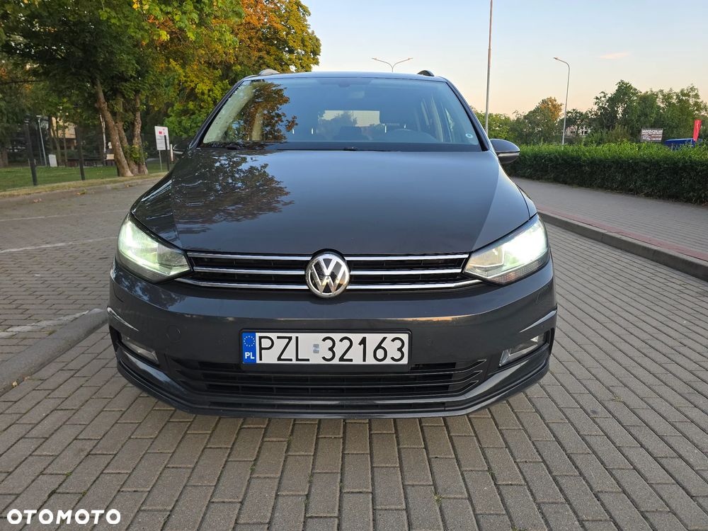 Volkswagen Touran - 12