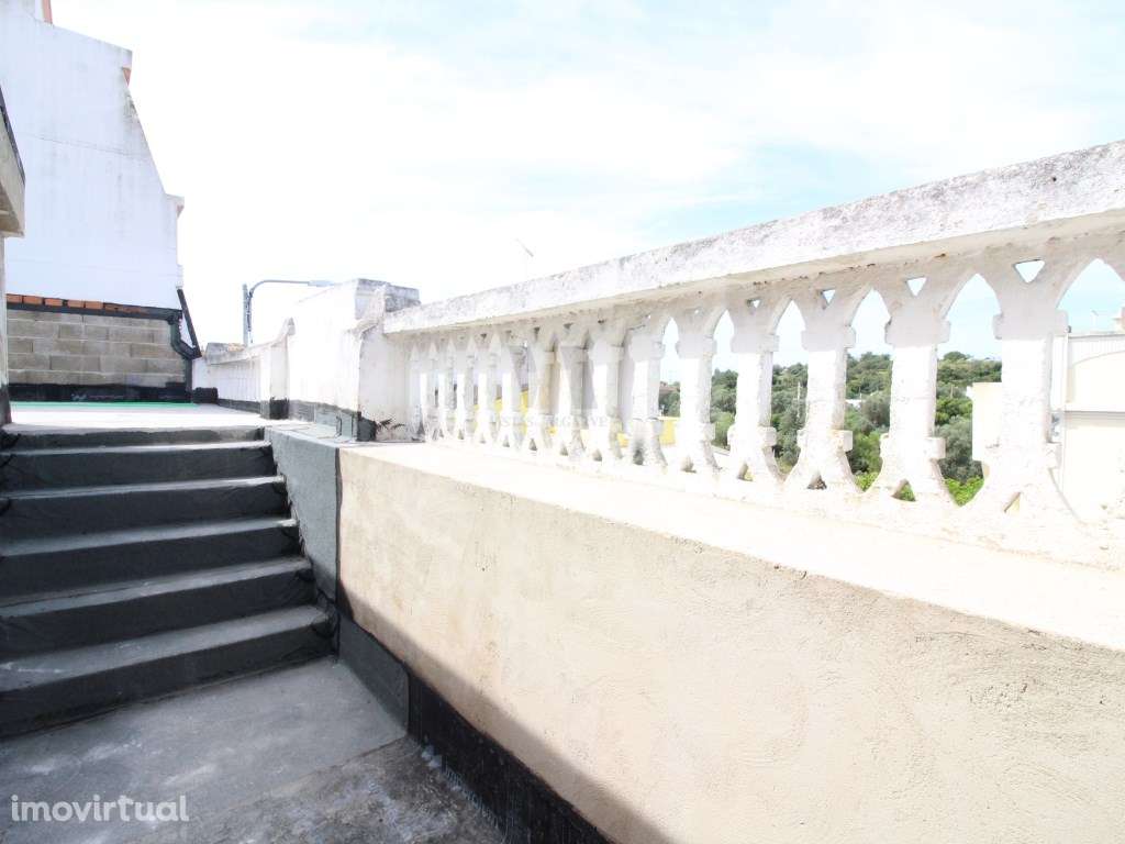 Moradia com Obra Avançada | Potencial de Valorização Imediata - Grande imagem: 3/9