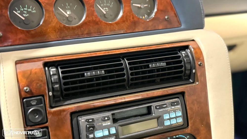 Aston Martin Vantage Coupe - 22