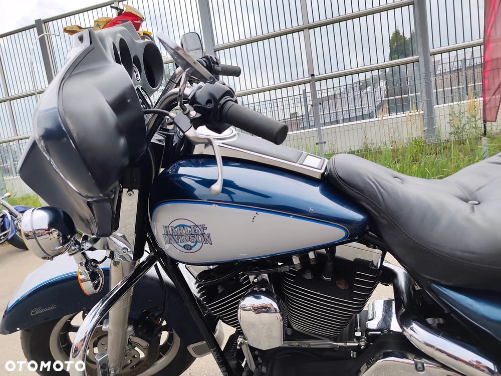 Harley-Davidson FLHT Electra Glide Standard - 26