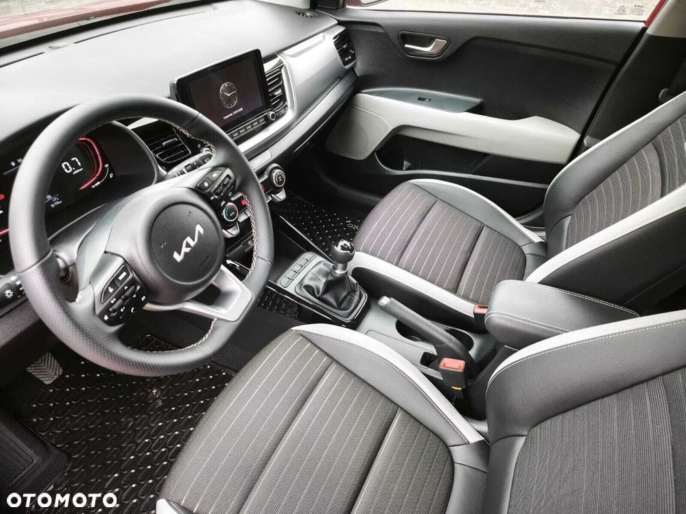 Kia Stonic 1.2 L - 7