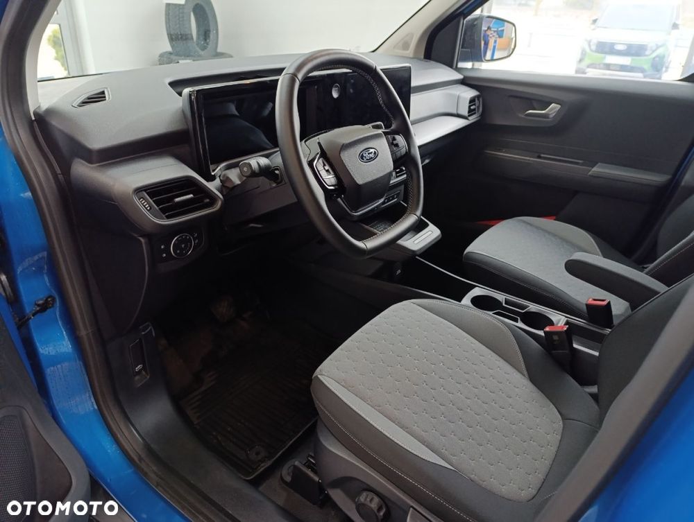 Ford Transit Courier - 18